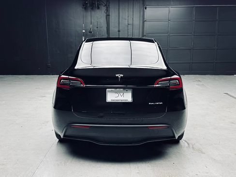 Used 2021 Tesla Model Y Long Range AWD/4WD image 6