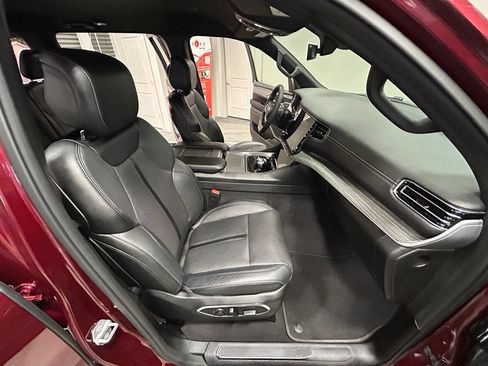 Used 2024 Jeep Wagoneer L Series II w/ Flexible Seating Group AWD/4WD image 42