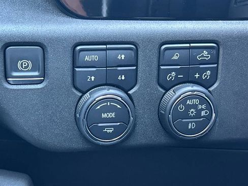 Used 2022 Chevrolet Silverado 1500 LTZ image 20