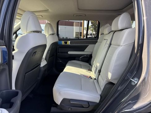 New 2025 Hyundai Santa Fe Limited image 26