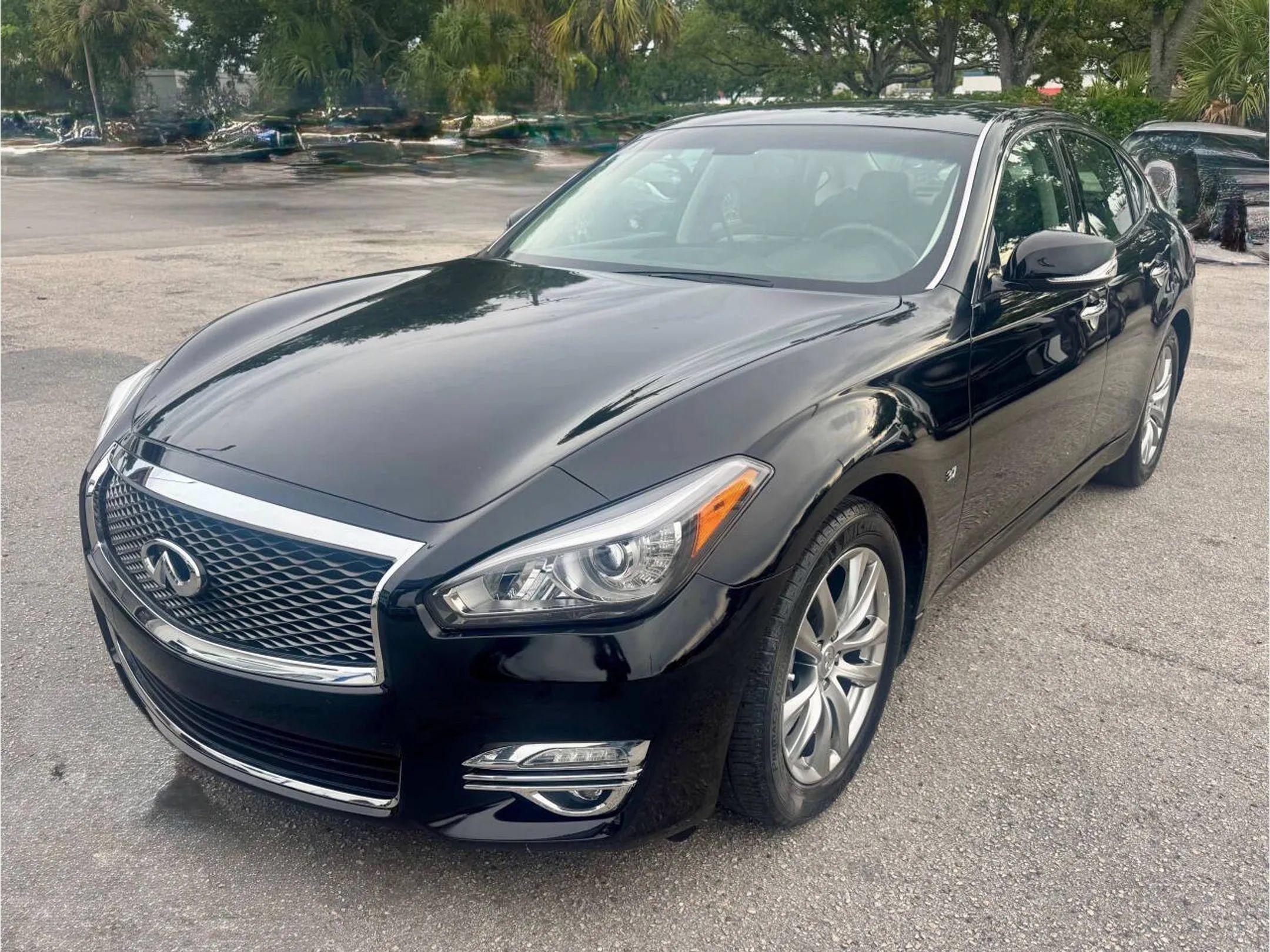 Used 2019 INFINITI Q70 Luxe RWD image 11