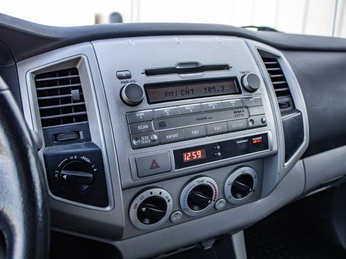 Used 2010 Toyota Tacoma 4x4 Double Cab V6 image 26