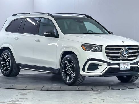 Used 2024 Mercedes-Benz GLS 450 4MATIC image 9