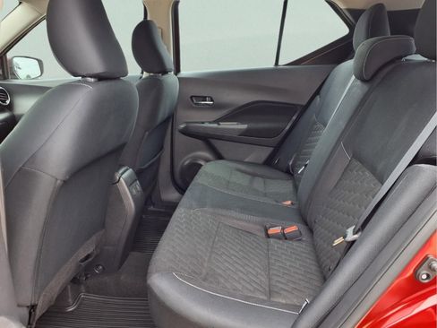 Used 2022 Nissan Kicks SV FWD image 11