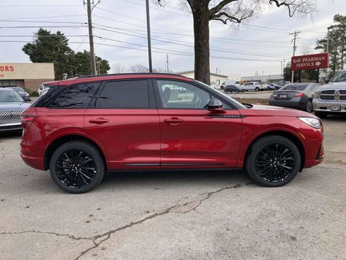 New 2025 Lincoln Corsair Reserve w/ Equipment Group 202A image 2