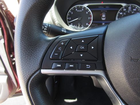 Used 2025 Nissan Sentra SV FWD image 22