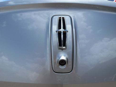 Used 2013 Lincoln MKS AWD image 18