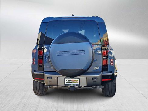 Used 2023 Land Rover Defender 90 X-Dynamic SE image 7