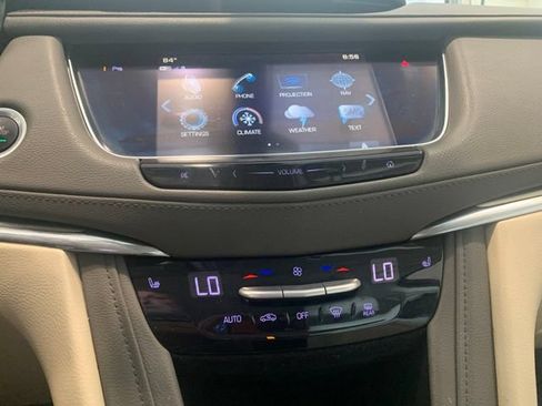 Used 2018 Cadillac XT5 Luxury w/ Driver Awareness Package AWD/4WD image 18