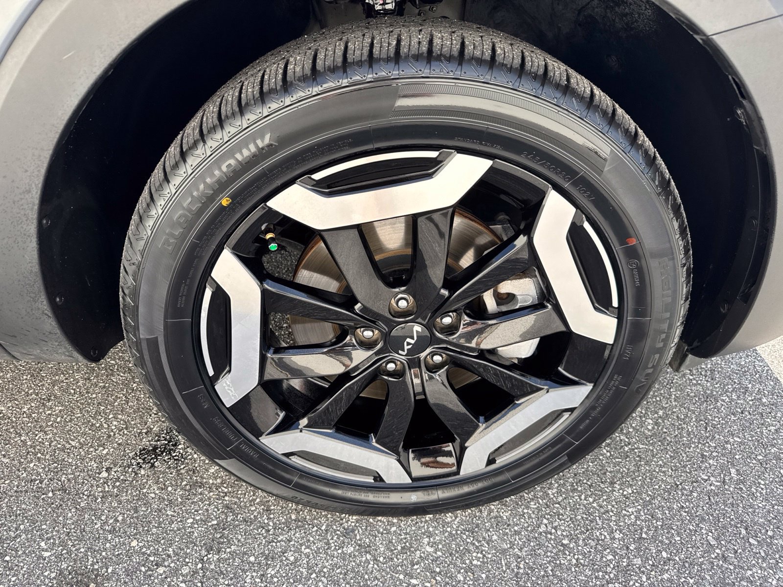 Used 2025 Kia Telluride S FWD image 9