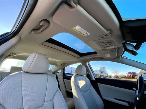 Used 2022 Honda Insight Touring image 13