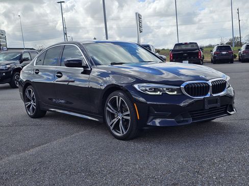 Used 2022 BMW 330i xDrive Sedan w/ Driving Assistance Package image 5