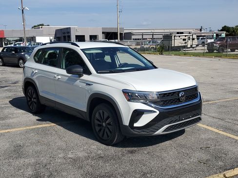 Used 2024 Volkswagen Taos S image 3