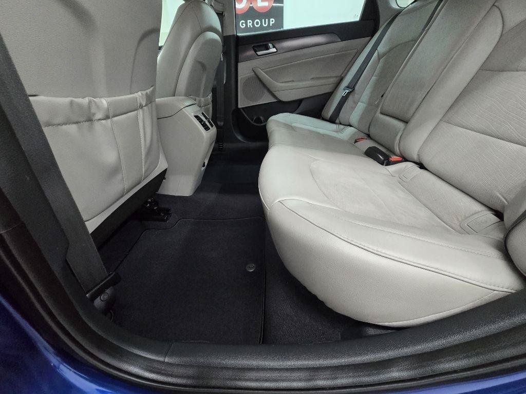 Used 2016 Hyundai Sonata Sport w/ Option Group 02 FWD image 12