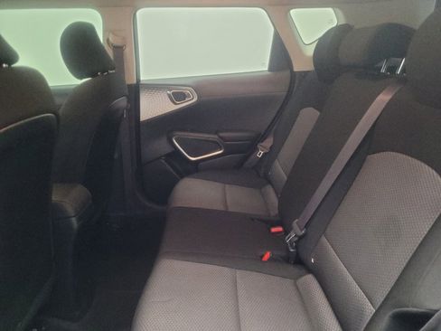 Used 2020 Kia Soul LX FWD image 18