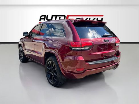 Used 2022 Jeep Grand Cherokee Laredo X image 5