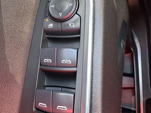 Used 2025 GMC Sierra 1500 SLT image 23