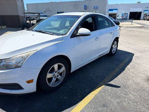 Used 2014 Chevrolet Cruze LT FWD image 1