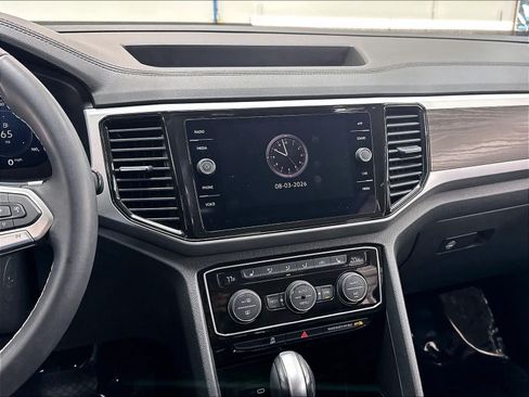 Used 2023 Volkswagen Atlas SE w/ Black Wheel Package FWD image 12