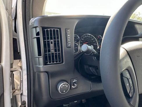 Used 2020 GMC Savana 4500 w/ Power Convenience Package RWD image 15