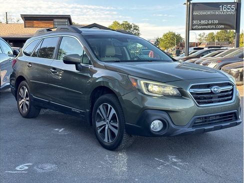 Used 2018 Subaru Outback 3.6R Limited AWD/4WD image 3