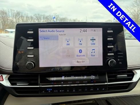 Used 2021 Toyota Sienna Platinum image 32