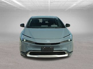 Used 2025 Toyota Prius Plug-In Hybrid FWD video 2