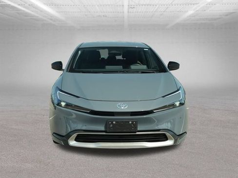 Used 2025 Toyota Prius Plug-In Hybrid FWD image 2