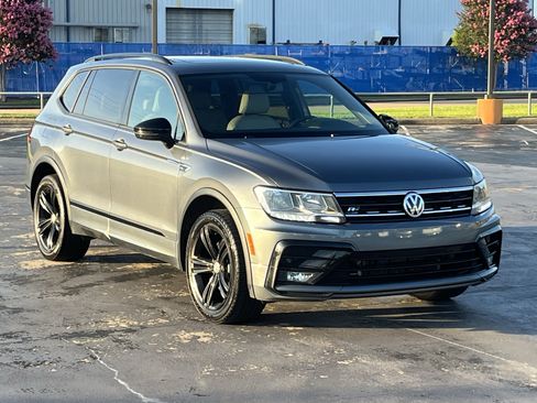 Used 2019 Volkswagen Tiguan SEL Premium R-Line FWD image 3