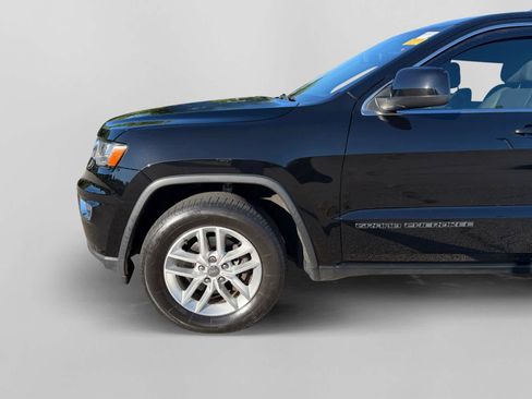 Used 2018 Jeep Grand Cherokee Laredo AWD/4WD image 19