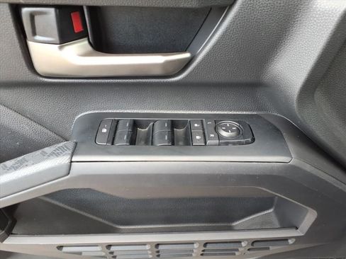 Certified 2025 Toyota Tacoma TRD Off-Road image 18