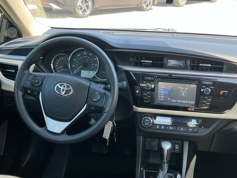 Used 2015 Toyota Corolla LE image 18