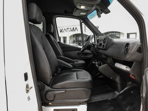 Used 2023 Mercedes-Benz Sprinter 2500 image 26