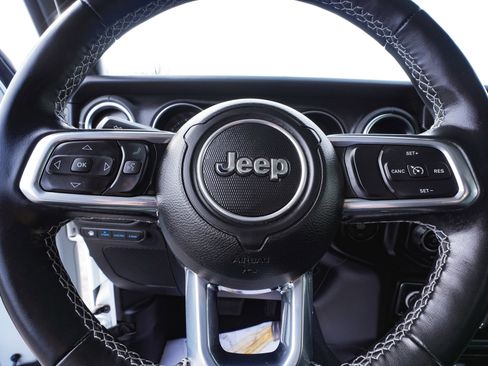 Used 2023 Jeep Wrangler Unlimited Sahara w/ Cold Weather Group image 17