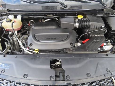 Used 2021 Chrysler Pacifica Touring-L AWD/4WD image 13