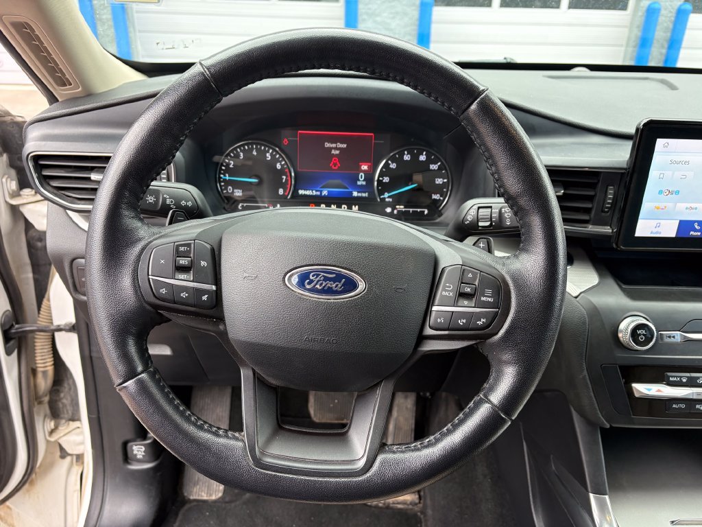 Used 2020 Ford Explorer XLT w/ Equipment Group 202A AWD/4WD image 21