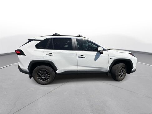 Used 2024 Toyota RAV4 XLE w/ Convenience Package image 5