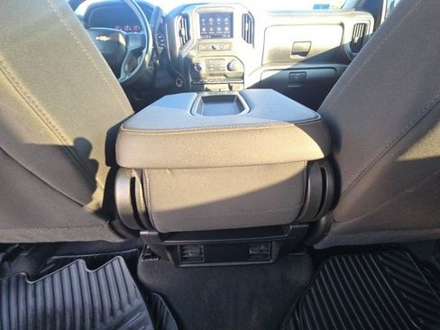 Used 2022 Chevrolet Silverado 1500 Custom image 24
