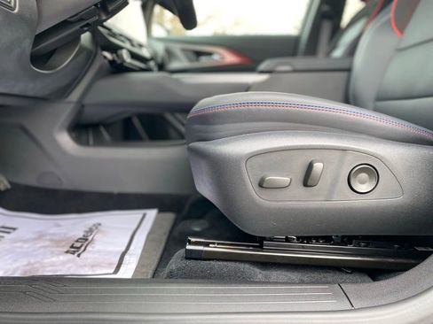 Used 2025 Chevrolet Equinox EV RS image 21