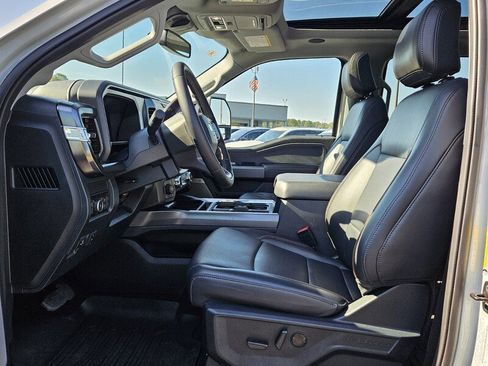 Used 2025 Ford F250 Lariat w/ Lariat Ultimate Package image 5