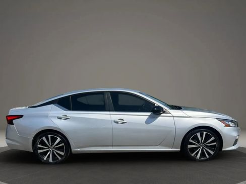 Used 2021 Nissan Altima 2.5 SR FWD image 4