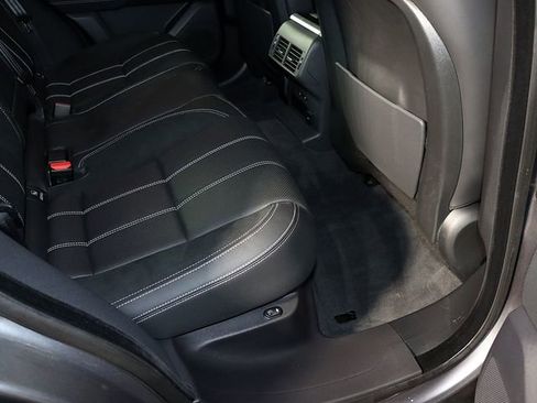 Used 2023 Land Rover Range Rover Velar R-Dynamic S image 33