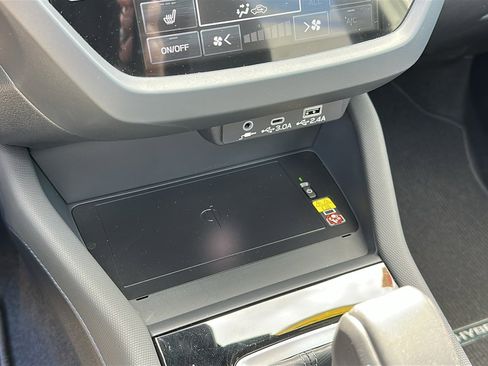 Certified 2025 Subaru Forester Premium AWD/4WD image 18