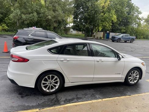 Used 2019 Ford Fusion SE FWD image 4