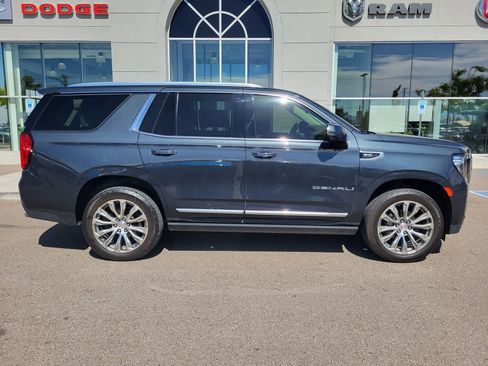 Used 2022 GMC Yukon Denali w/ Denali Premium Package AWD/4WD image 4