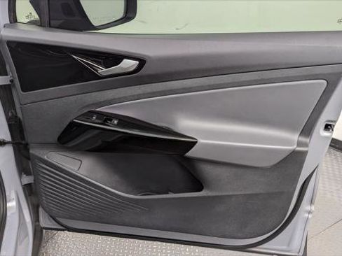 Used 2021 Volkswagen ID.4 Pro image 23