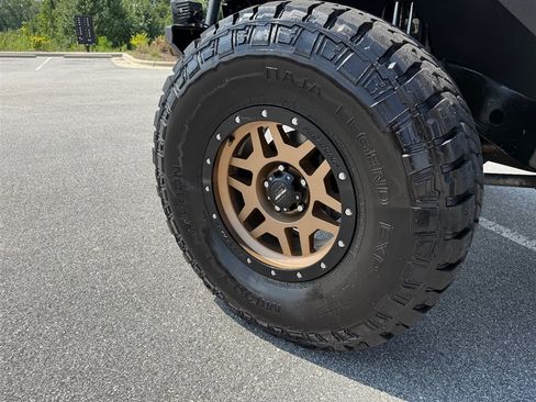 Used 2015 Jeep Wrangler Unlimited Rubicon w/ Dual Top Group AWD/4WD image 10