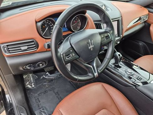 Used 2018 Maserati Levante AWD/4WD image 11