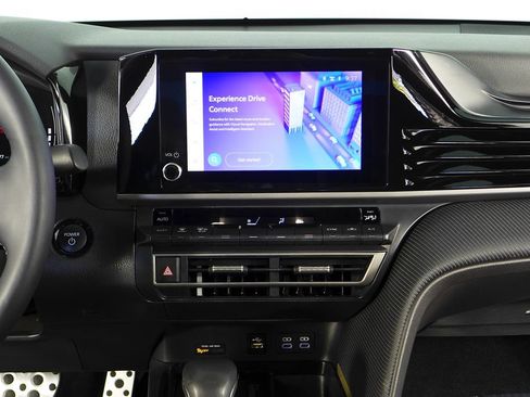 Used 2025 Toyota Camry SE FWD image 25