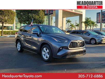 Used 2023 Toyota Highlander LE
